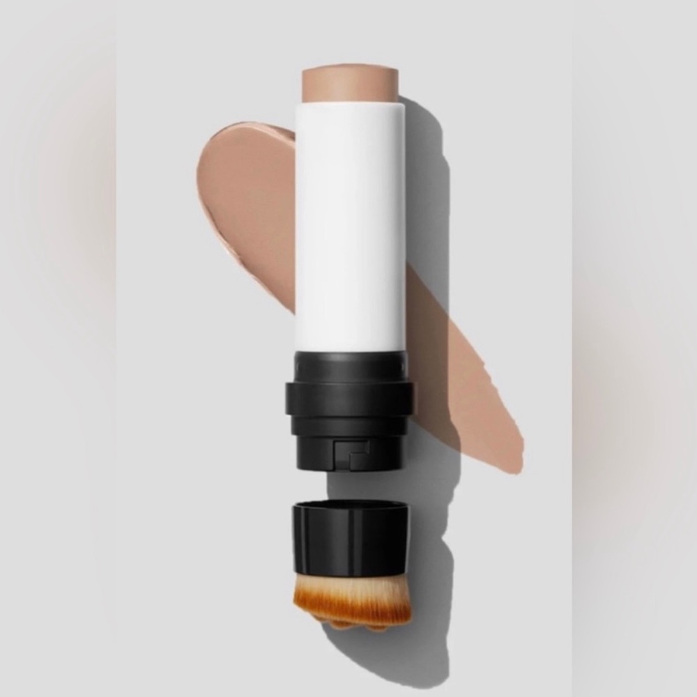 New MAKEUP BY MARIO SOFT SCULPT SHAPING in Light Medium